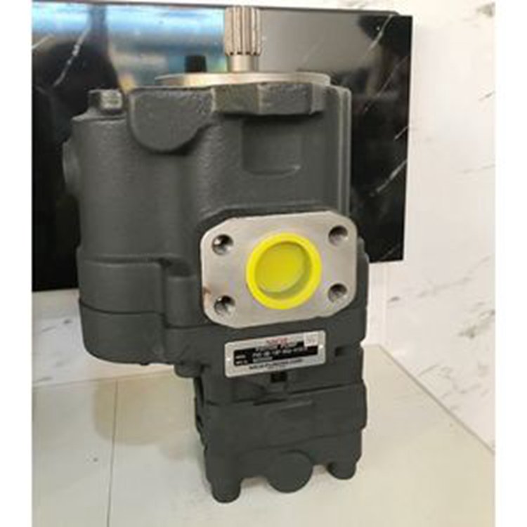 Nachi Hydraulic Piston Oil Pump PVD-0B-18P PVD-0B-18P-6G3 for JCB Excavator 2.0 Ton