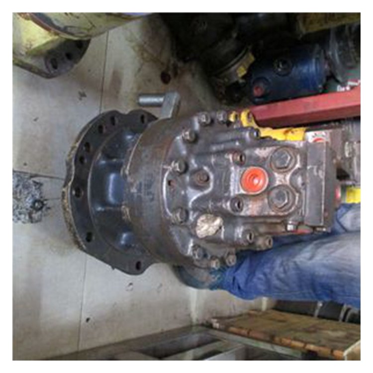 KOMATSU PC110-8 Swing Motor Assembly